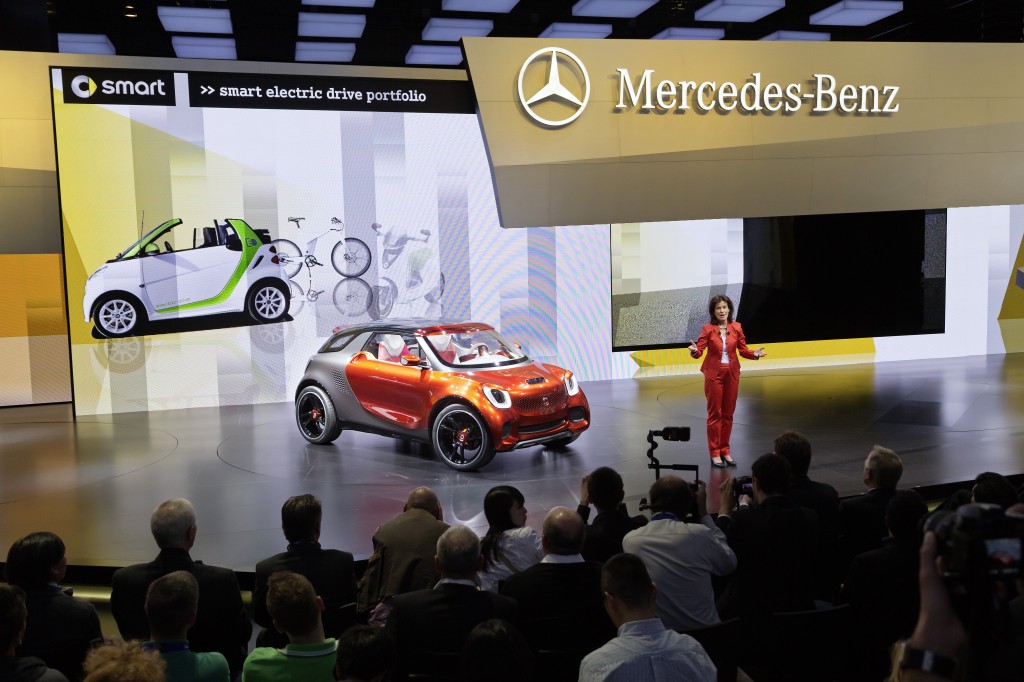 Mercedes-Benz und smart auf dem Mondial de lâAutomobile 2012 i