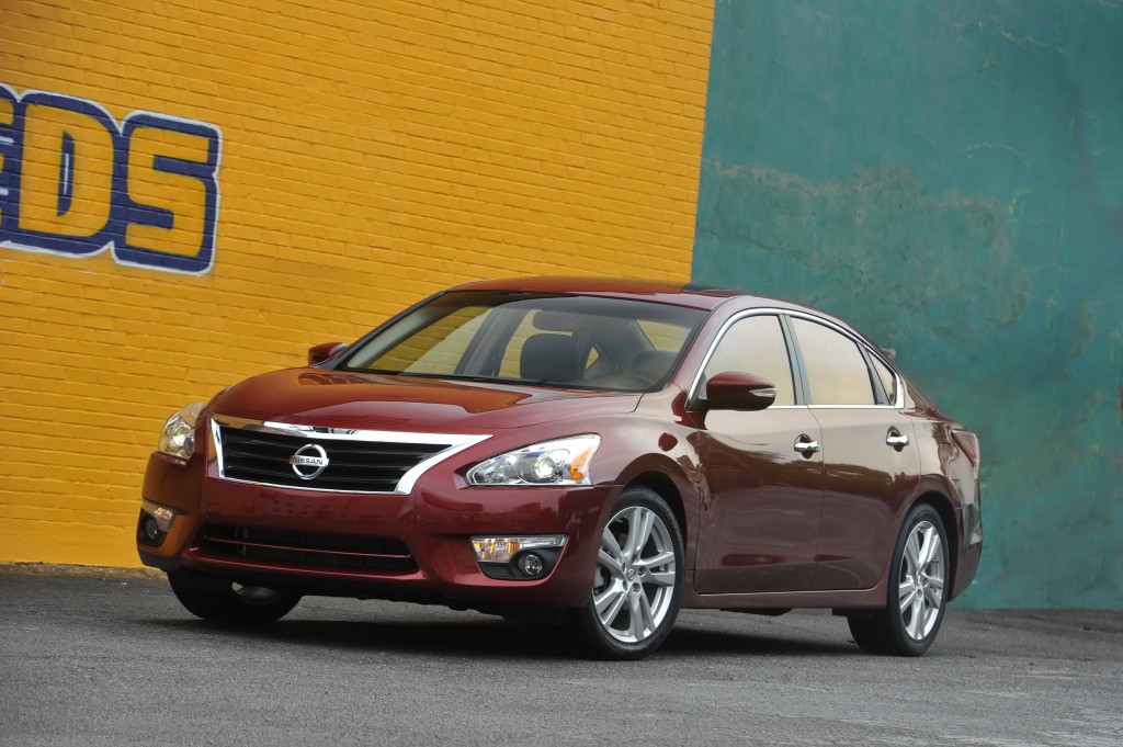 2013 Nissan altima road test video