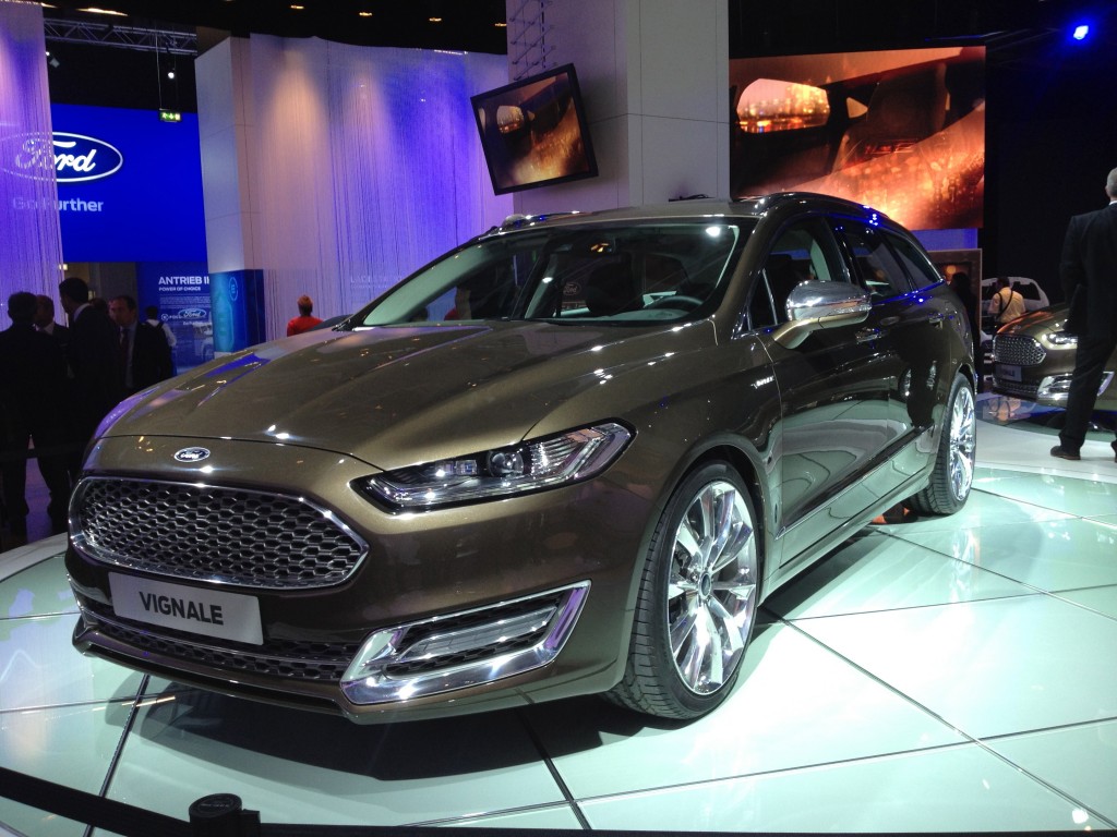 Ford Mondeo Vignale Wagon 2