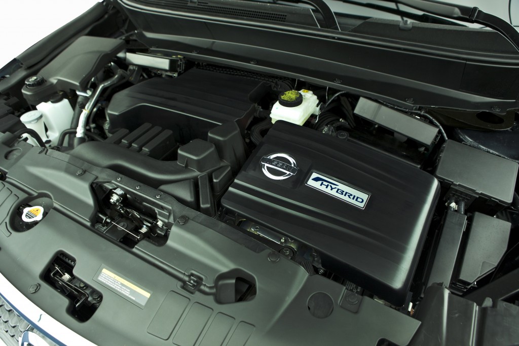 2014 Nissan Pathfinder Hybrid Offers 26 MPG Combined Fuel Econom